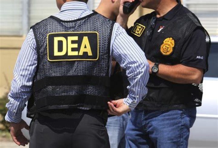 Does the dea pay informants?