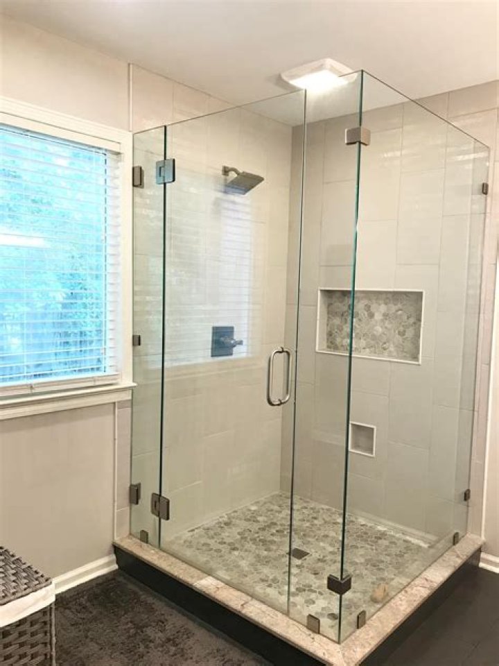 Does the glass house have a bathroom?